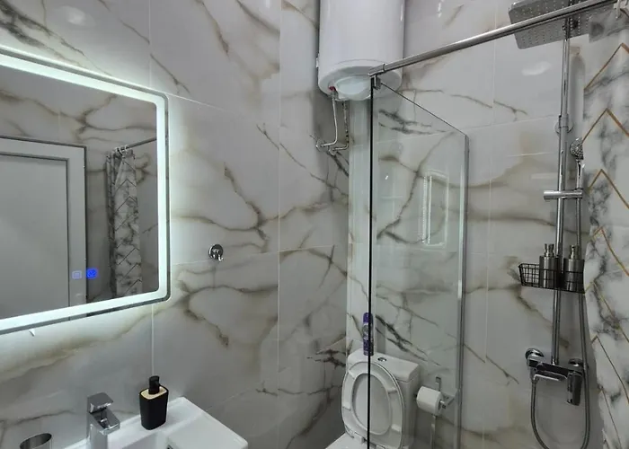 Apartman Authentic Centre - 7 For 15 Guests, With Patios In Courtyard For Smokers